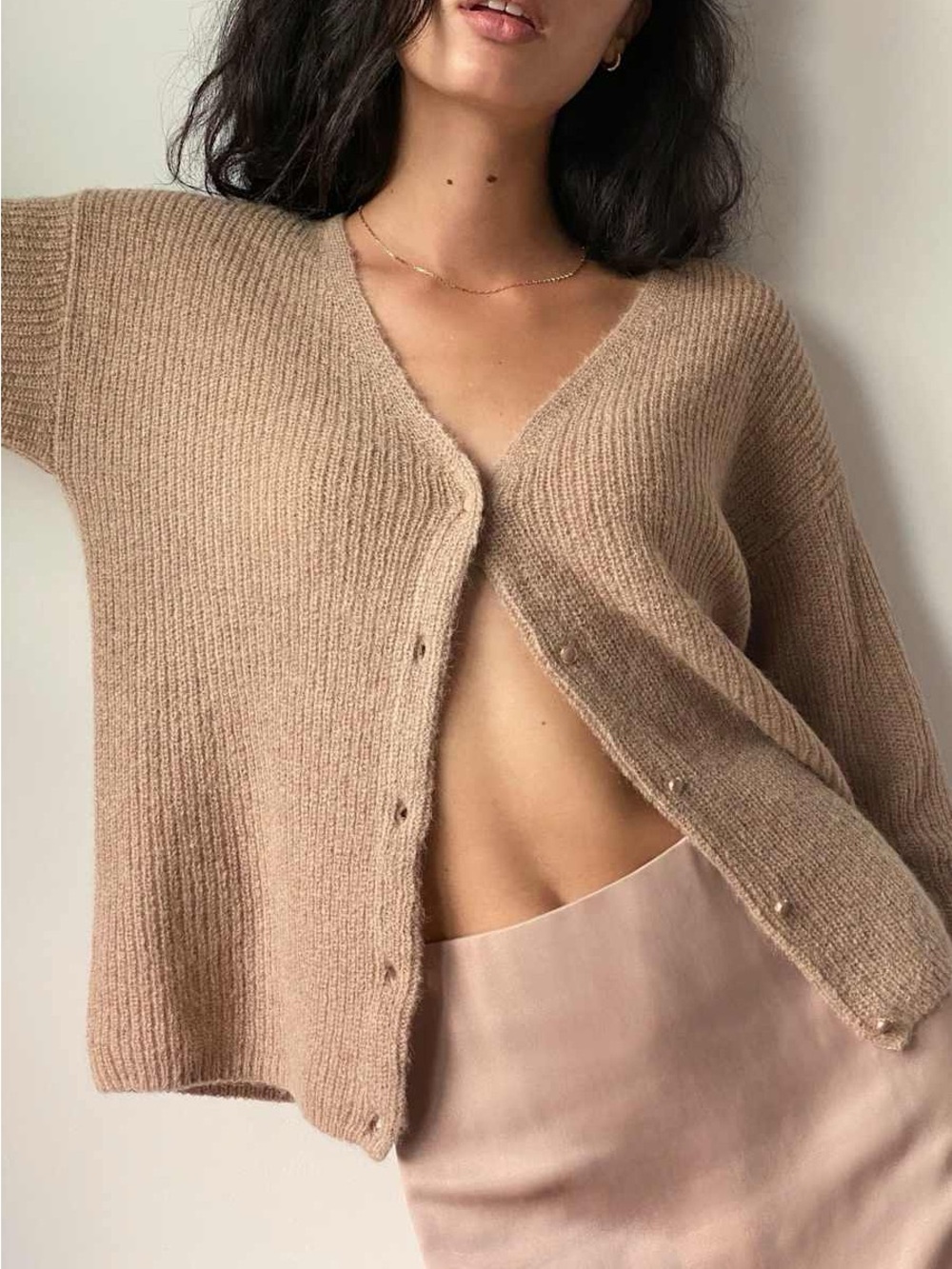 Aritzia Wilfred Front to Back Cardigan in Black size Medium Reversible V Neck Bu